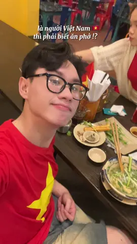 diện áo cờ đỏ sao vàng đến Phở Sesan ngayyy #phosesan #phovietnam #tuanquayduthu #theanh28 #reviewanngon #fyp 