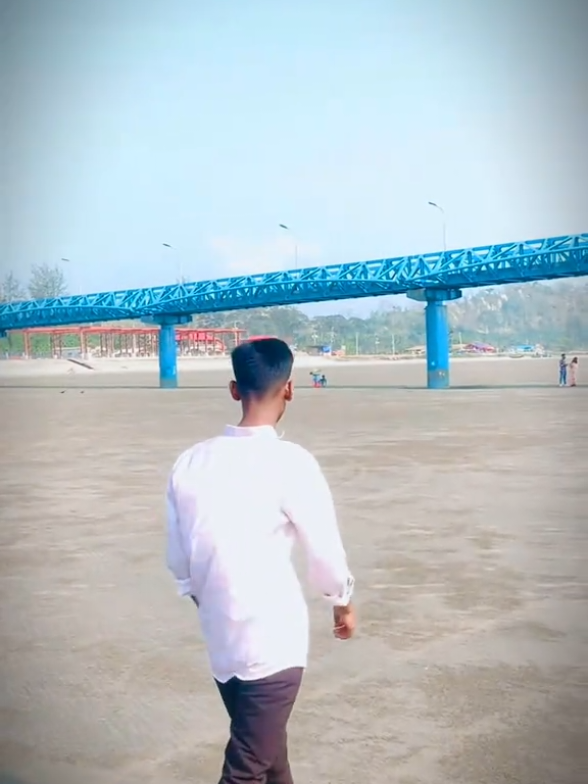 Wtz thoo..!🤫😎   #viral #coxbazar #tour #coxbazarbeach #foruyou #hj #myanmar #tour #attitude #viralvideo 
