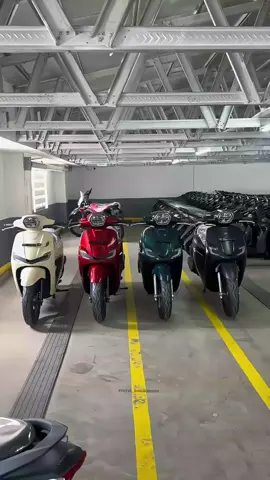 Mana nih warna Stylo favoritmu guys?. ready banget,siap di pinang 🤩  #stylo  #stylo160  #xybca  #DealerMotorHonda  #TikTokSPSMotor  #SPSMotor2025  #SPSMotorJawaTengah  #SPSMotorAjibarang  #SPSMotorBanyumas  #SPSMotorPrambanan  #socialmediaexcellence2025  @HONDA PURWOKERTO @AHASS SPS AJIBARANG @AHASS16175🔧 