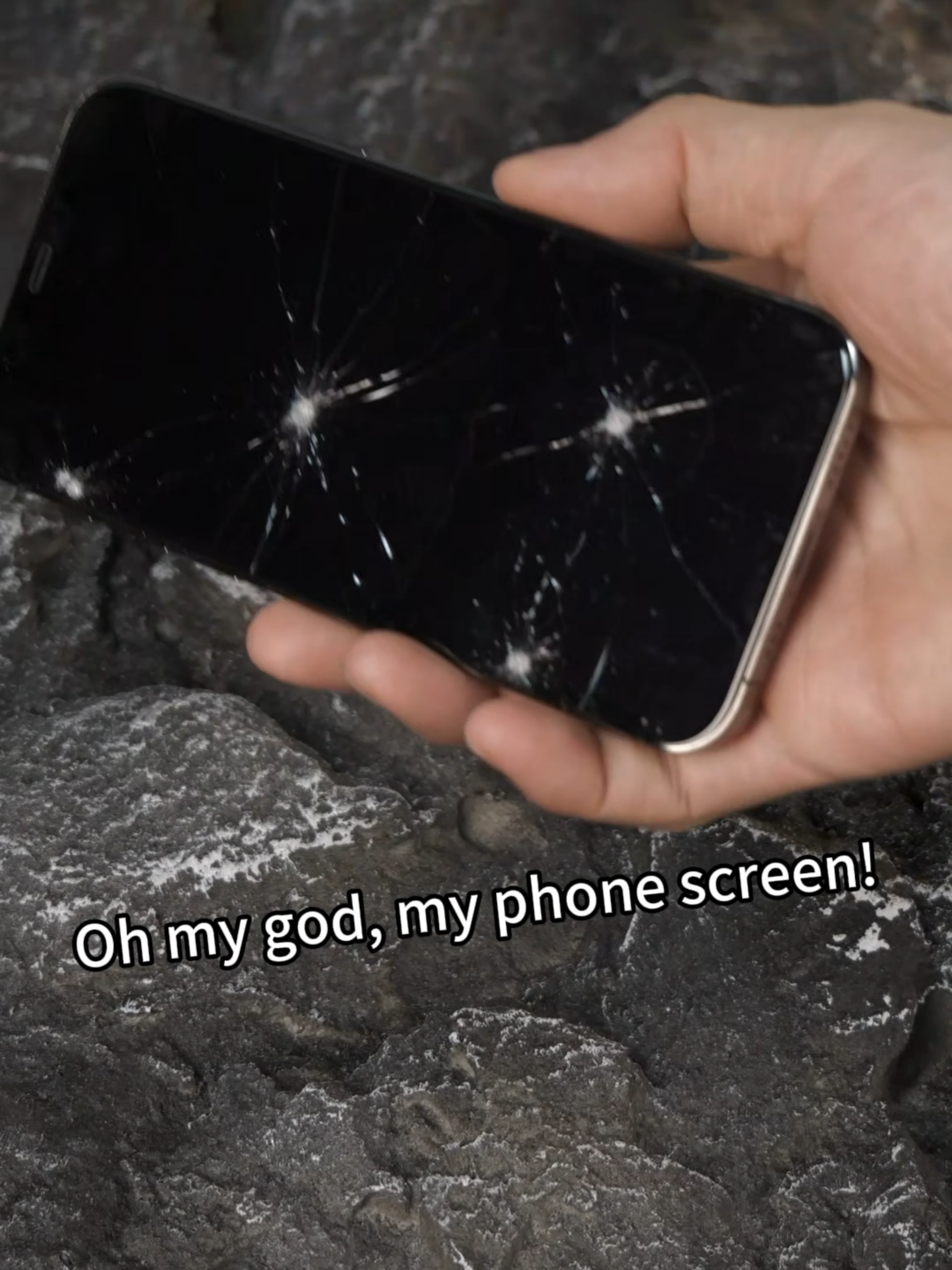 💥I think you're going to love this screen protector!✨High light transmittance, restore clarity! 💎9H hardness, easily protect the safety of your mobile phone screen, 💯Side anti-peep, full sense of security!#temperedfilm #screenprotector #mobilephoneaccessories #tiktokmademebuyit #antigores #temperedglass #privacyprotection #iphone #scratchresistant #durable #foryouu #goodthing #iphonescreenprotector