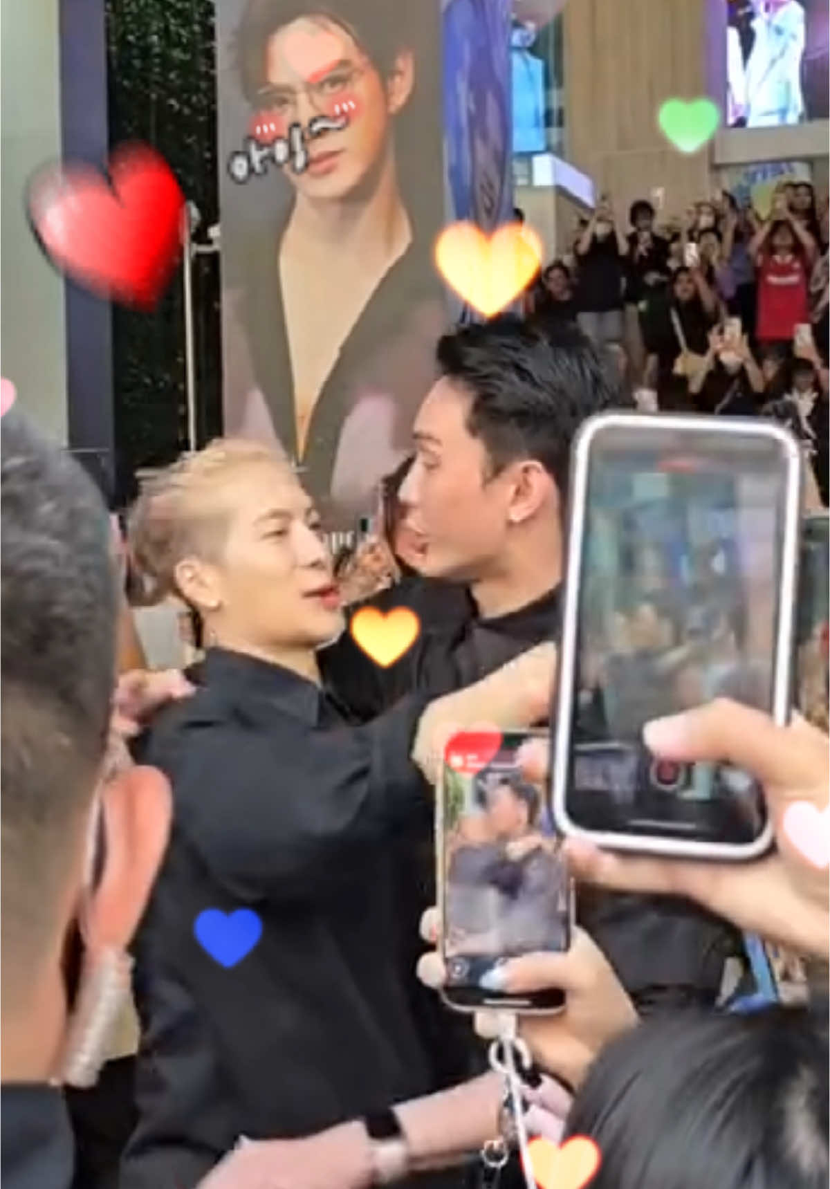 แค่นี้ก็ฟินแล้ว!😍 #jacksonwang 