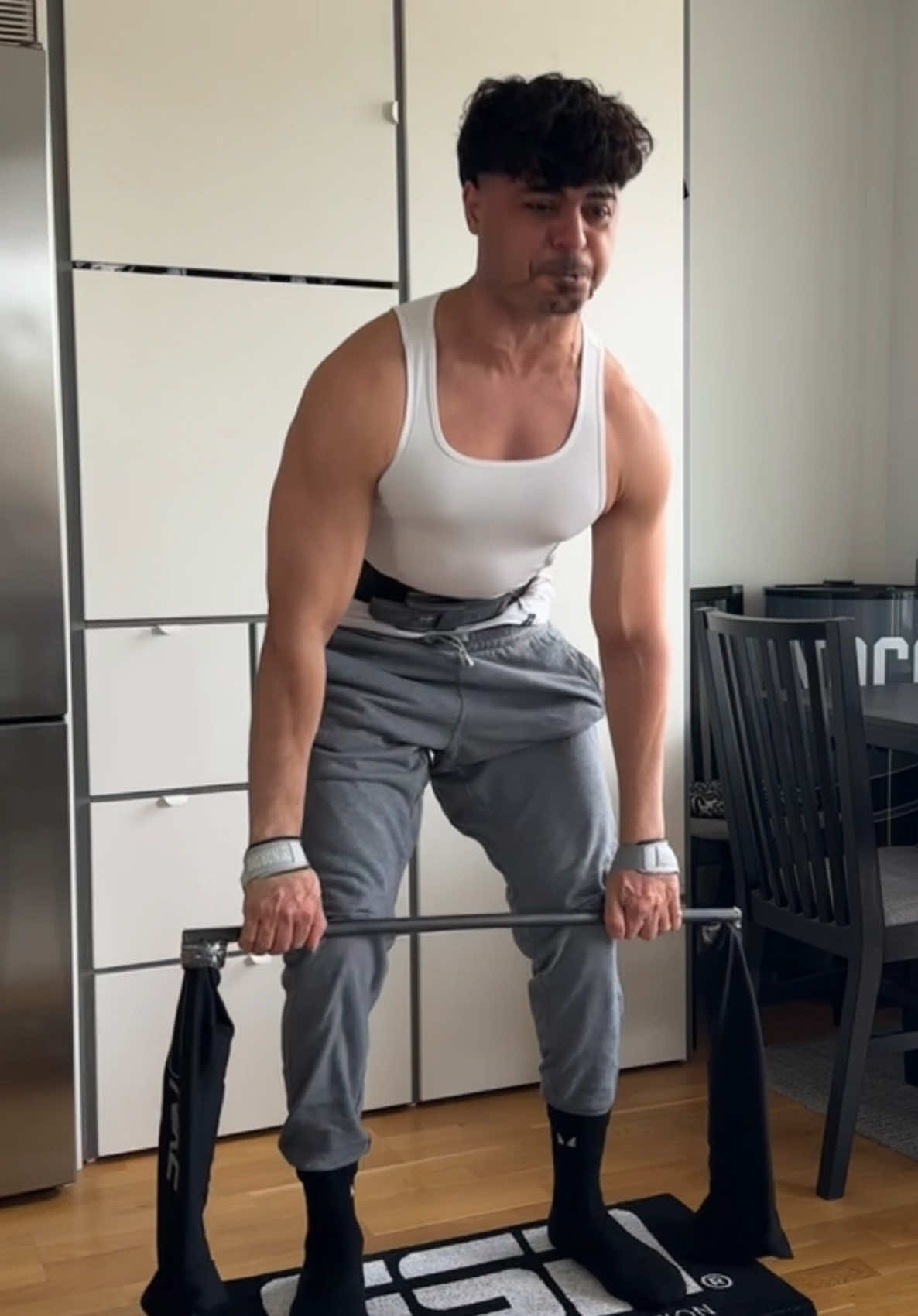 Träning hemma vs träning på gymmet☠️#hissy 