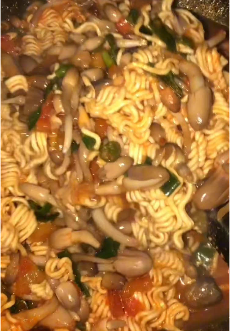 Mi kulat jumpung#mie #kulat #jumpung #mi #jamur #jerami #masakansimple #masak #enak #fyp #fyppppppppppppppppppppppp 