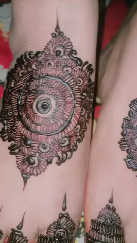 Feet mehndi done❤️✍️#creatorsearchinsights #tiktokskill #grow #10millionviews 