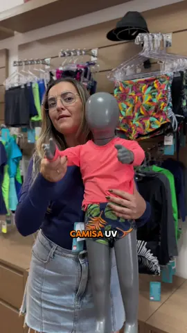 🚨 Mamães, atenção! 🚨 A espera acabou! Nossa reposição de camisas infantis com proteção UV e térmica já chegou – agora em cores neon vibrantes para deixar as férias ainda mais alegres! ☀️🌈 Além de super estilosas, essas cores ajudam a manter os pequenos visíveis e seguros enquanto brincam na piscina e na praia. Mais cor, mais proteção e muito mais diversão! Garanta já as suas e leve essa energia colorida para as férias! ✨ Qual a sua cor favorita? Conta pra gente nos comentários! 👇 #feriascomestilo #protecaocomcor #segurancaeestilo #mamaesatentas #protecaosolar