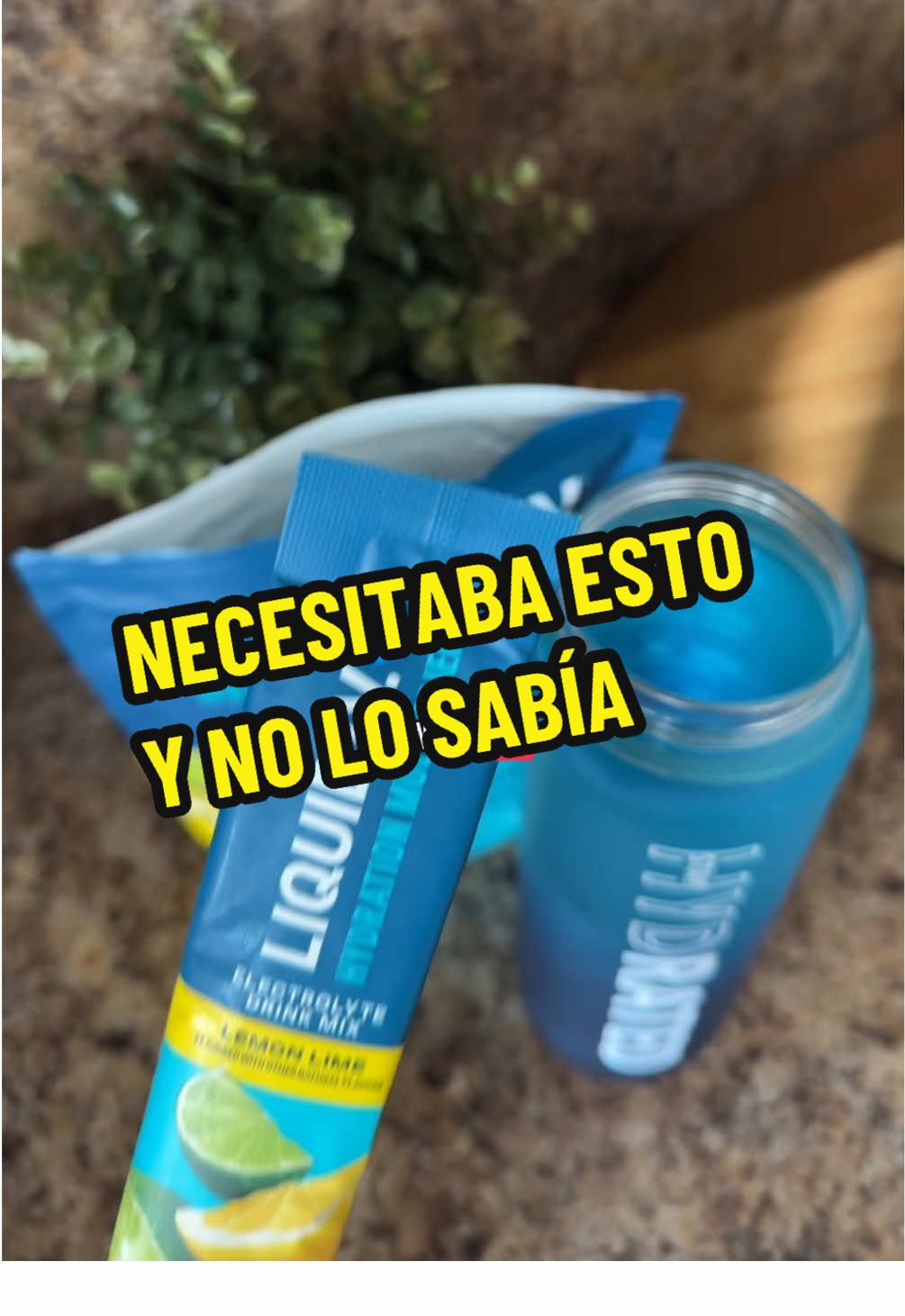 No es magia, es hidratación inteligente. Desde que empecé a tomar Liquid I.V., mi energía y recuperación después de correr o entrenar es otra. Literal, es mi go-to cada mañana y después de cualquier cardio. Si tú también vives corriendo (literal o figuradamente), you need this. @Liquid I.V.  #LiquidIV #tiktokshopfinds #contentcreators #HidrataciónInteligente #RunnerMom #MomsWhoRun #HealthyHabits #Electrolytes #EnergyBoost #RunnersLife #WalkTrainRecover #FitnessParaMamás #SpanglishVibes #MomRunnerPreneur #liquidivpartner #liquidiv #tiktokshopfinds #electrolytes #hidratante #hidratación #contentcreators #tiktokmademebuyit 