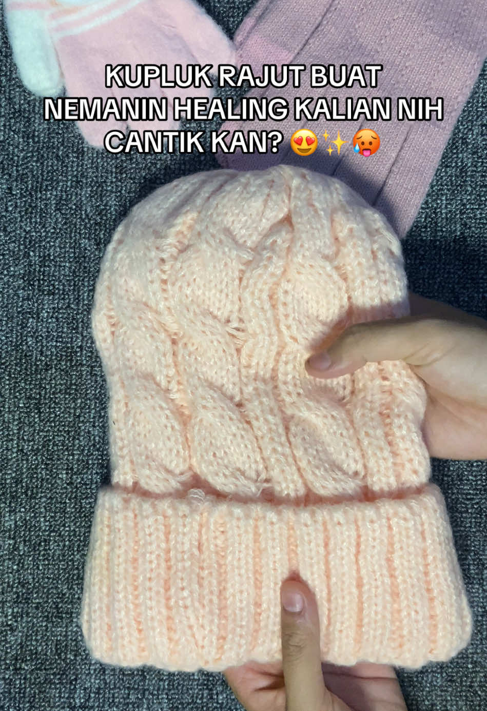 Mau tampil stylish tapi ga tau mau pakai apa? Nih tak rekomendasiin kupluk rajut premium import buat kalian yang mau ke Bromo atau mau liburan kemanapun! Cuakep loh nyesel gak checkout! ❤️‍🔥😍🥵✨ #topi #kuplukrajut #topimurah #xyzbcafypシ 