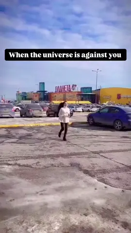 امنا بالدور الرابع مسني اي شي 😂😂😂😂