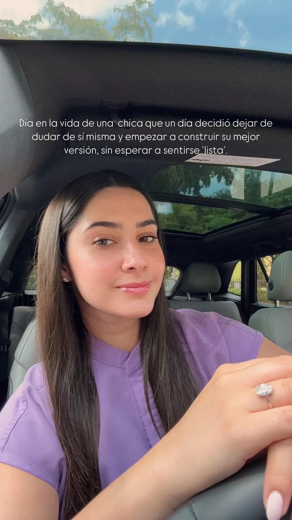 Día en la vida de una muchacha que un día decidió dejar de dudar de sí misma y empezar a construir su mejor versión, sin esperar a sentirse ‘lista’. Porque a veces, el verdadero cambio comienza cuando simplemente dices: hoy es el día.