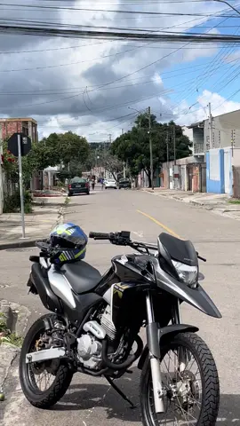 Xre sonho de pivete😍#xre300 #sonhorealizado #explore #viralvideos #sonho #fyp #sonhoxre 
