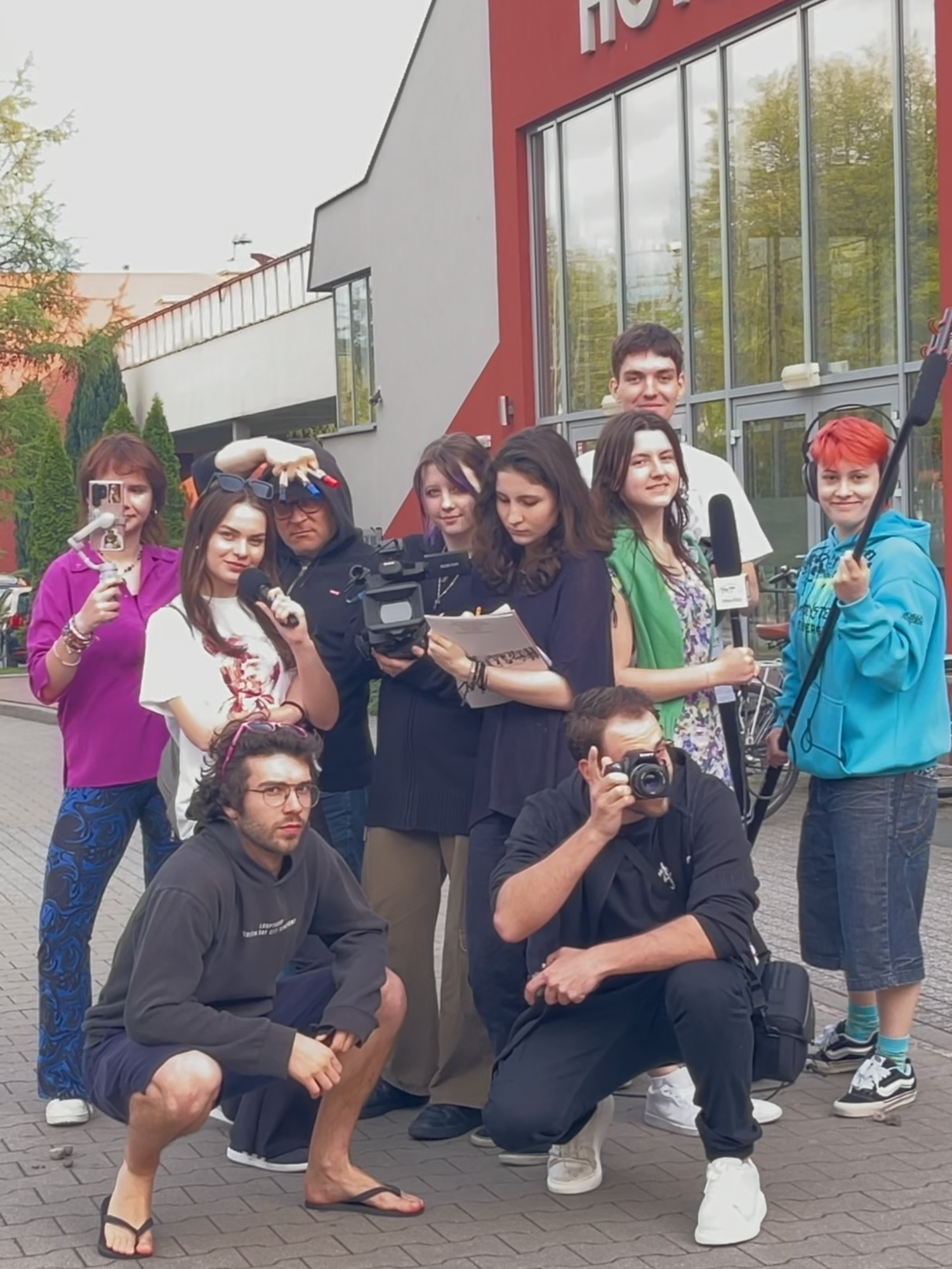 Ruszył Przystanek PaT, gdzie nasza grupa warsztatowiczów projektu „Pracownia A35” prężnie już działa! Mamy już pierwsze filmy, poznajcie ich! #przystanekpat