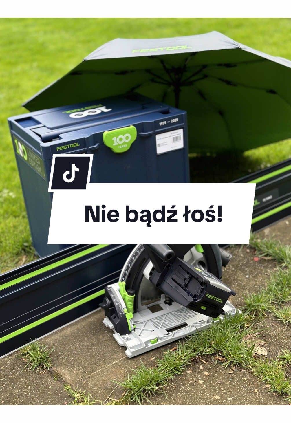 Nie bądź łoś! Narzędzie do gwarancji zgłoś! Jeśli chcesz mieć spokój na 3 lata, zarejestruj za darmo swoje narzędzie za pomocą konta MyFestool i ciesz się pełną ochroną dzięki gwarancji all-inclusive! Co obejmuje gwarancja all-inclusive? 	•	Bezpłatny serwis i naprawy 	•	Wymianę zużywających się części (np. szczotek, łożysk) 	•	Wymianę akumulatorów, jeśli ich pojemność spadnie poniżej 69% 	•	Ubezpieczenie na wypadek kradzieży 	•	Gwarancję dostępności części zamiennych 	•	Szybką naprawę i bezpłatne maszyny zastępcze 	•	Certyfikat bezpieczeństwa elektrycznego 	•	Aktualne oprogramowanie i wsparcie doświadczonych mechaników Czekam na wasze odpowiedzi w komentarzu, ile macie czasu aby zgłosić wasze narzędzia do gwarancji?  Szczegóły znajdziesz na stronie festool.pl/serwis. #wspolpraca #FestoolPolska #MyFestool #FestoolTools #FestoolLife #FestoolNation #FestoolLove #FestoolPower #FestoolWork #FestoolService #GwarancjaFestool #FestoolAllInclusive #FestoolPartner #NarzędziaFestool #FestoolPowerTools #Woodworking #Woodwork #Stolarka #Stolarstwo #Woodworker #Drewno #PracaZDrewnem #Carpentry #Craftsmanship #ToolsOfTheTrade #PowerTools #ToolLover #ProToolLove #wspolpracafestool 