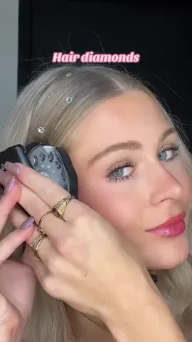 🪩👱🏻‍♀️✨