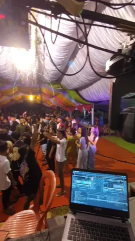 Ada yang panas🔥 #dkproduction #djremix #party #djkeep #kotamobagu #manado #fypage #kontenhiburan #discotanahmanado #acara #nttpride🏝🔥 