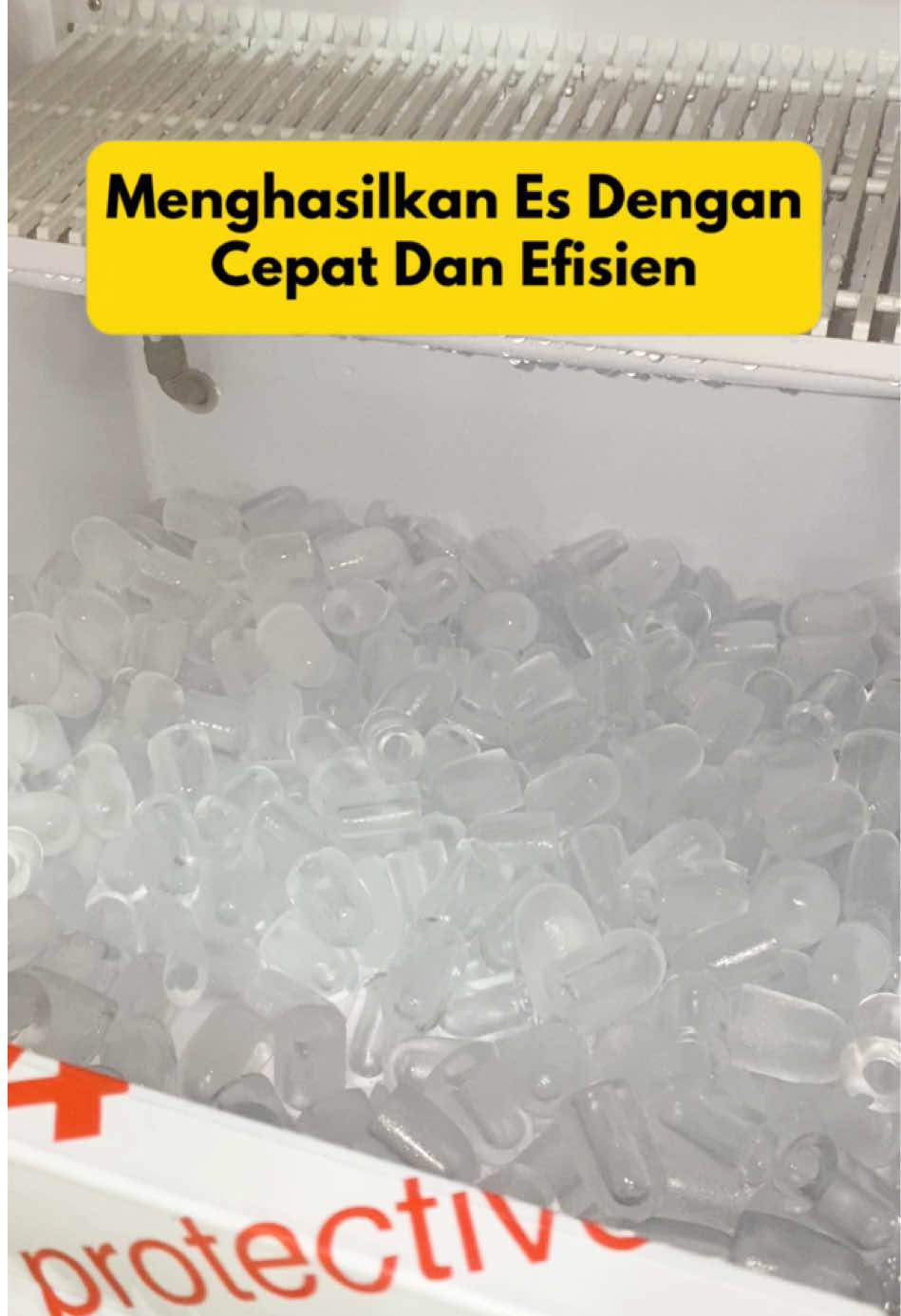 Siapa nih yang pengen usaha laris manis? Ice maker mashin cocok banget untuk kalian yang pengen investasi jangka panjang, karena mesinnya bisa menghasilkan es batu dengan cepat. Yokk pakai mashin #mesin  #mesines  #mesinesbatu  #icemaker  #icemakerbullet  #icecreammaker  #icecreammachine  #mashinsuportbanyakorangjadipengusaha 