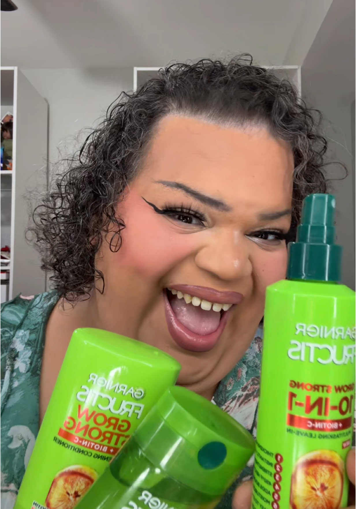 Thicker, fuller-looking hair for 72 hours? Garnier Fructis Grow Strong Thickening products are very diva and very demure #garnierpartner  #garnierfructis #garnierhaircare   @GarnierUSA 