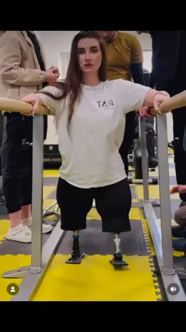 Amputee girl, Brave girl takes first steps, heart full of hope and courage. #amputeetiktok #amputeegirl #amputeelifee #amputeelife 