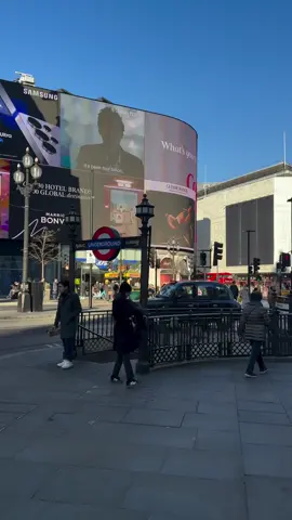 #LONDON_❤️_VIBES 