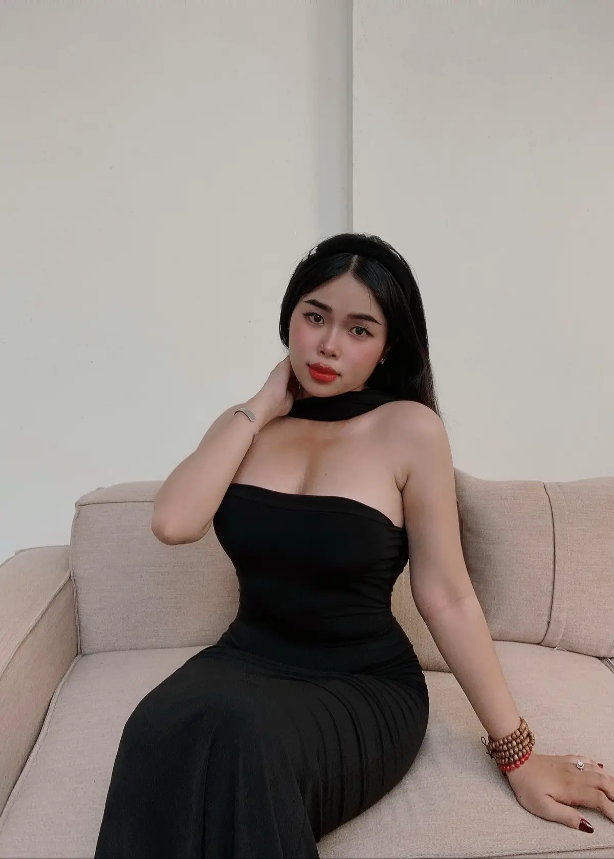 “ Tuổi trẻ cái gì cũng phải đẹp, kể cả nỗi buồn…🖤” #fypシ゚viral #quotes #xuhuongtiktok #tinhyeu 