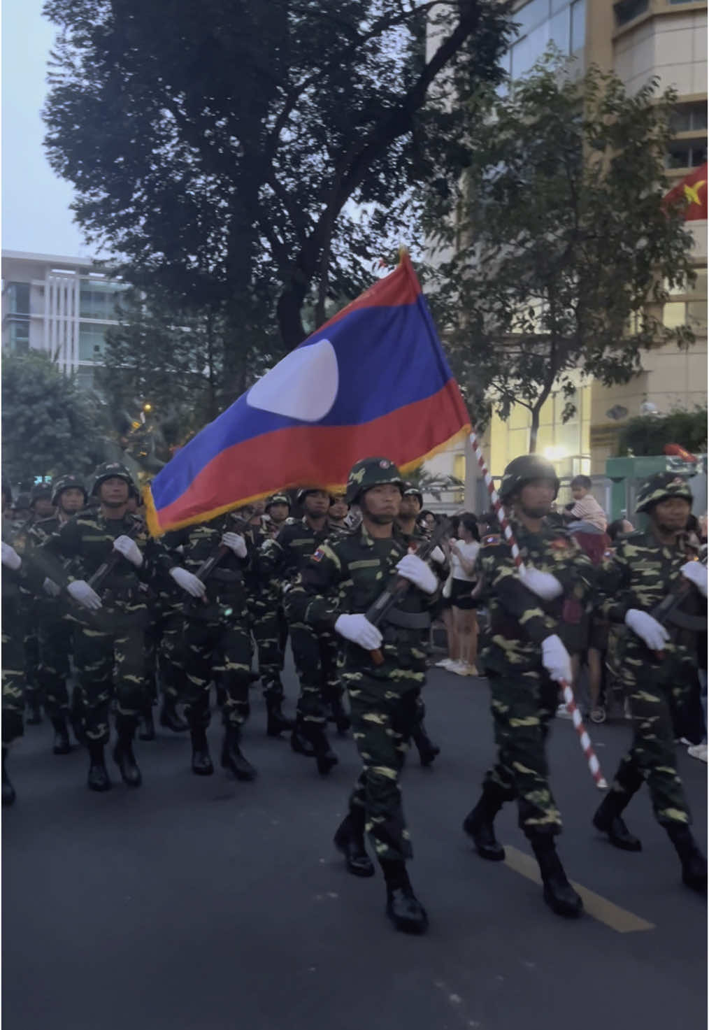 🇱🇦 Lực lượng Quân đội nhân dân Lào sang Việt Nam tham gia diễu binh, diễu hành 🇱🇦 #30thang4 #giaiphongmiennam #dieubinh 