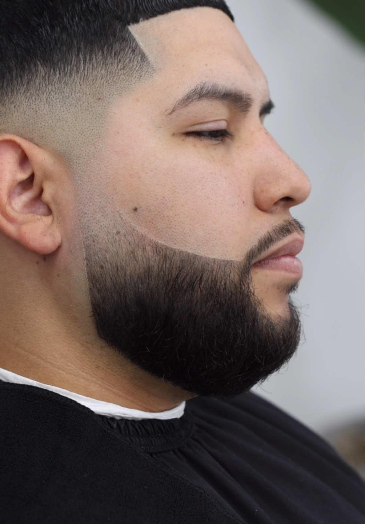 Beard fade and line up tutorial.  Fadedculture.com Fadedcultureacademy.com  #barber #beard #barbershop #fadedculture 