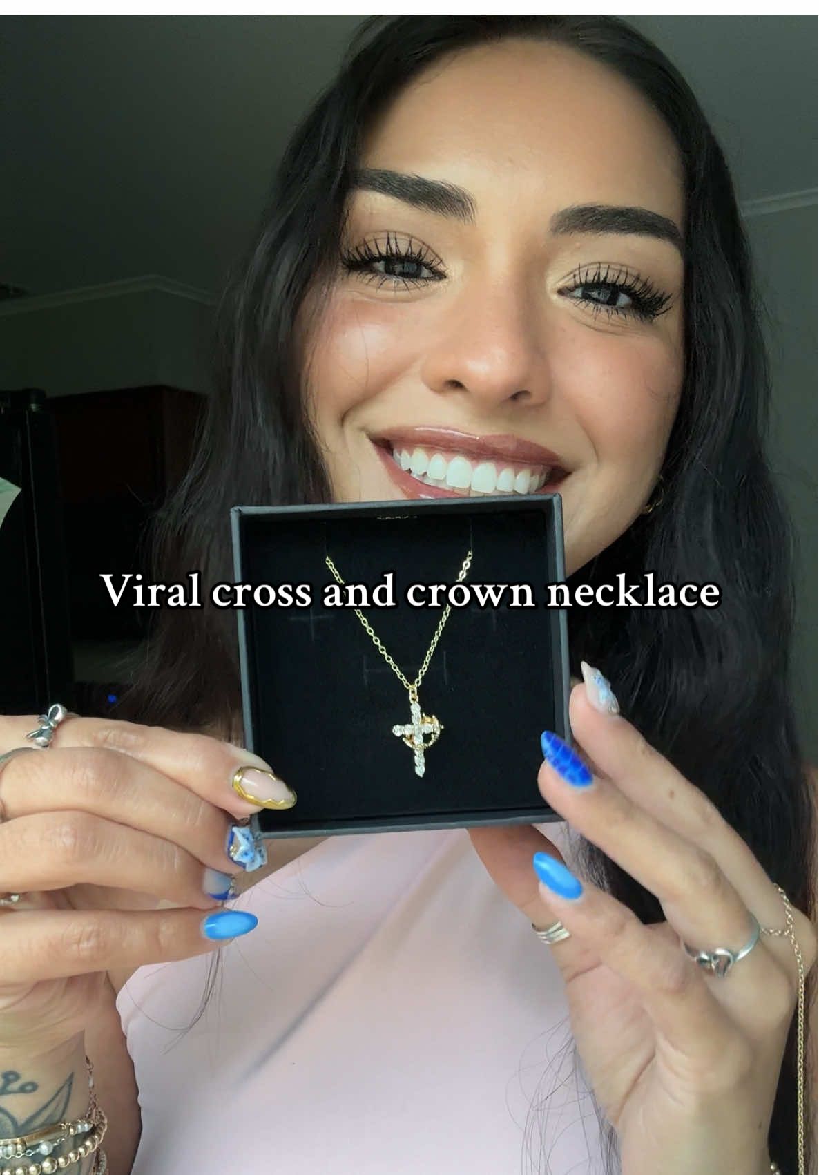 I’m so obsessed with this necklace!! 😍✨ #crossnecklace #crossandcrownnecklace #jewelry #tiktokshopfinds #tiktokshopjewelry #fyp 
