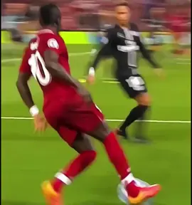 Football #ball #play #control #dribles 