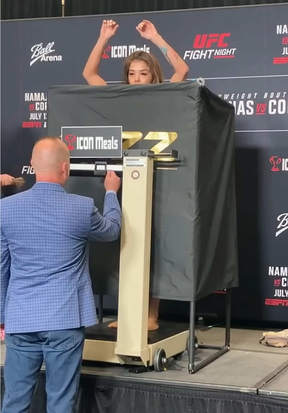 Tracy Cortez ufc HAIR CUT weigh-ins vs Rose Namajunas #tracycortez #vs #rosenamajunas #weighins #UFC 