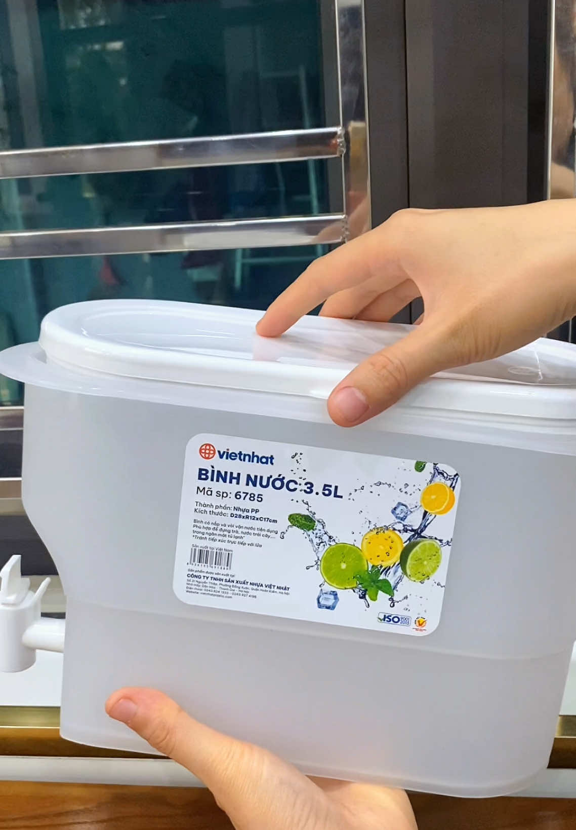 Bình nước có vòi dung tích 3,5 lít để tủ lạnh là lúc nào cũng có nước mát để uống rồi #binhdungnuoc#binhdungnuocdetulanh #binhdungnuocda #binhdungnuoccovoi #binhnuocdetulanh #binhnuocda #xuhuong #viral 