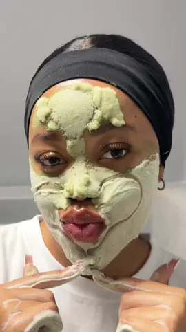 Mask on. Stress off. Happy Friday Besties !! 🤭😍❤️ #skincare #skincareroutines #skincaretips #skincareproduct #skintok #facemask #clearskin #glowingskin #skininfluencer #botlesenokoane 
