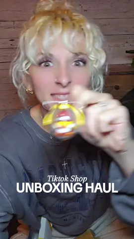 Tiktok Shop #unboxing #haul #tiktokshopfinds ##caraccessories #nad #lintremover #rechargablebatteries #tiktokmademebuyit #tiktokshopholidayhaul 