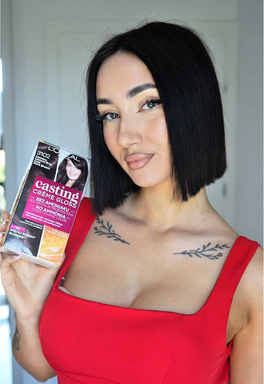 Idealne włosy w 30 minut, bez wychodzenia z domu? To możliwe z L’Oreal Paris Casting Creme Gloss. Tym razem wybrałam kolor 3102 i uzyskałam przepiękny odcień ciemnego brązu. Farba nie zawiera amoniaku a włosy po jej użyciu są odżywione i pełne blasku, kocham ten efekt! Jak Wam się podoba? @L’Oréal Paris #lorealparis #haircare #CastingCremeGloss #współpracapłatna  