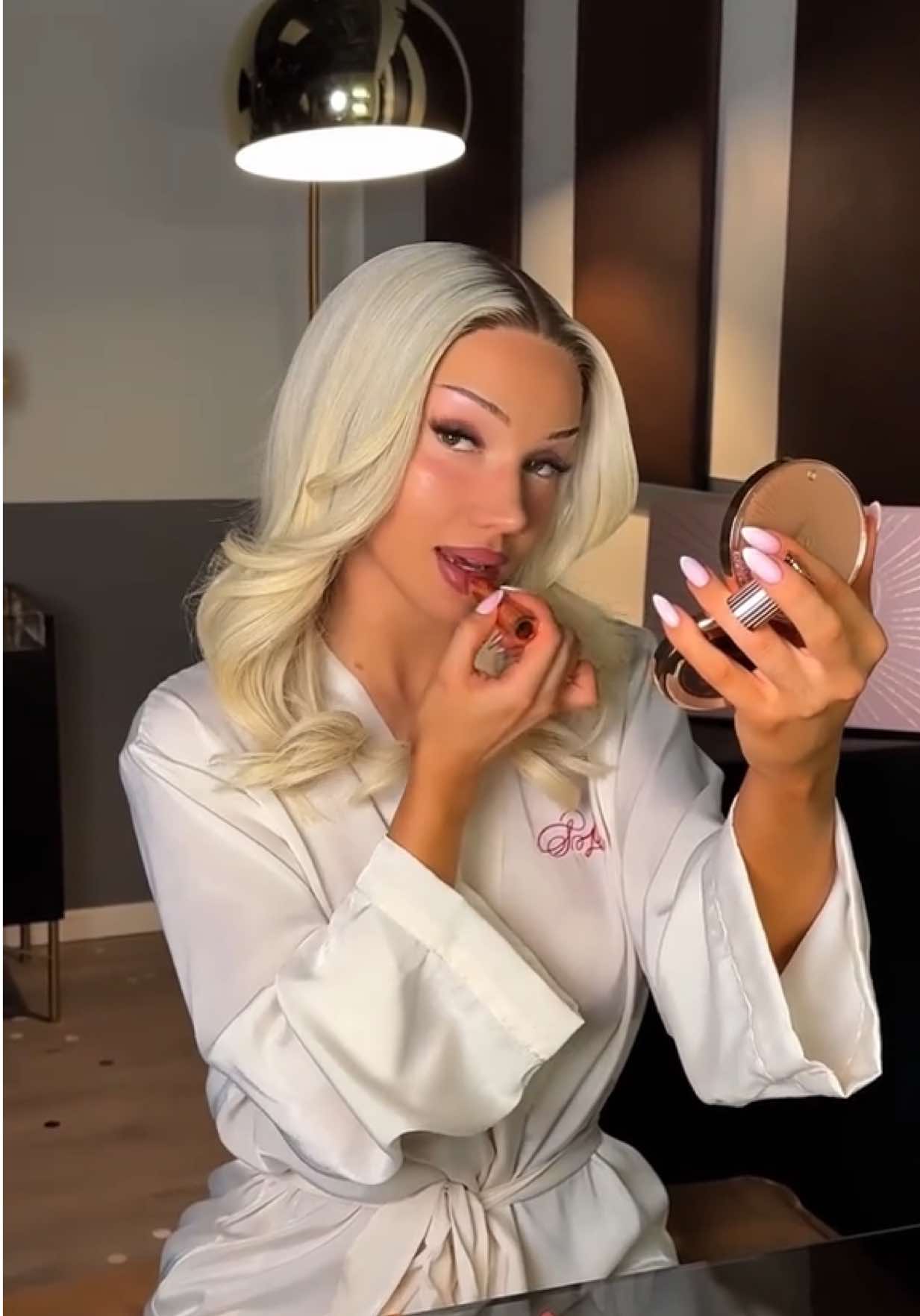 Anzeige | Final „Schlau aber Blond“ show tonight with my beloved @Charlotte Tilbury products, can‘t believe it‘s almost over 🥹💗