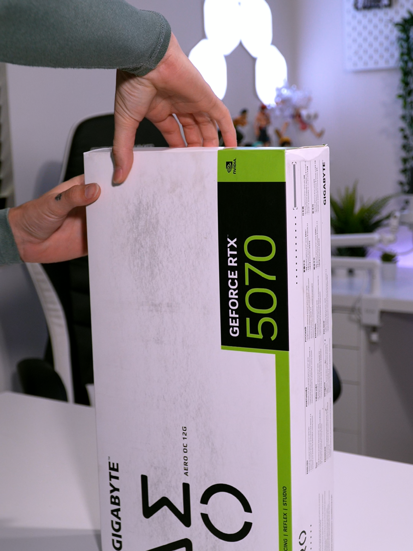 I finally have my new GIGABYTE AERO GEFORCE RTX 5070 GPU #creatorsearchinsights #whitesetup #white #foryoupage #pc #setup #techtok #Tech #fyp #nvidia 