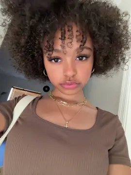 Bored.. #theyluvkelz #fyp #viral #blowthisup #foryoupage #dominican #curlyhair #bodytea #draft 