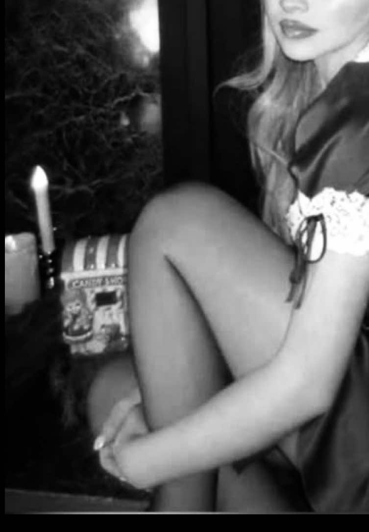 buy me presents! | #sabrinacarpenter #lyrics_songs #foryou #fyp #viral 
