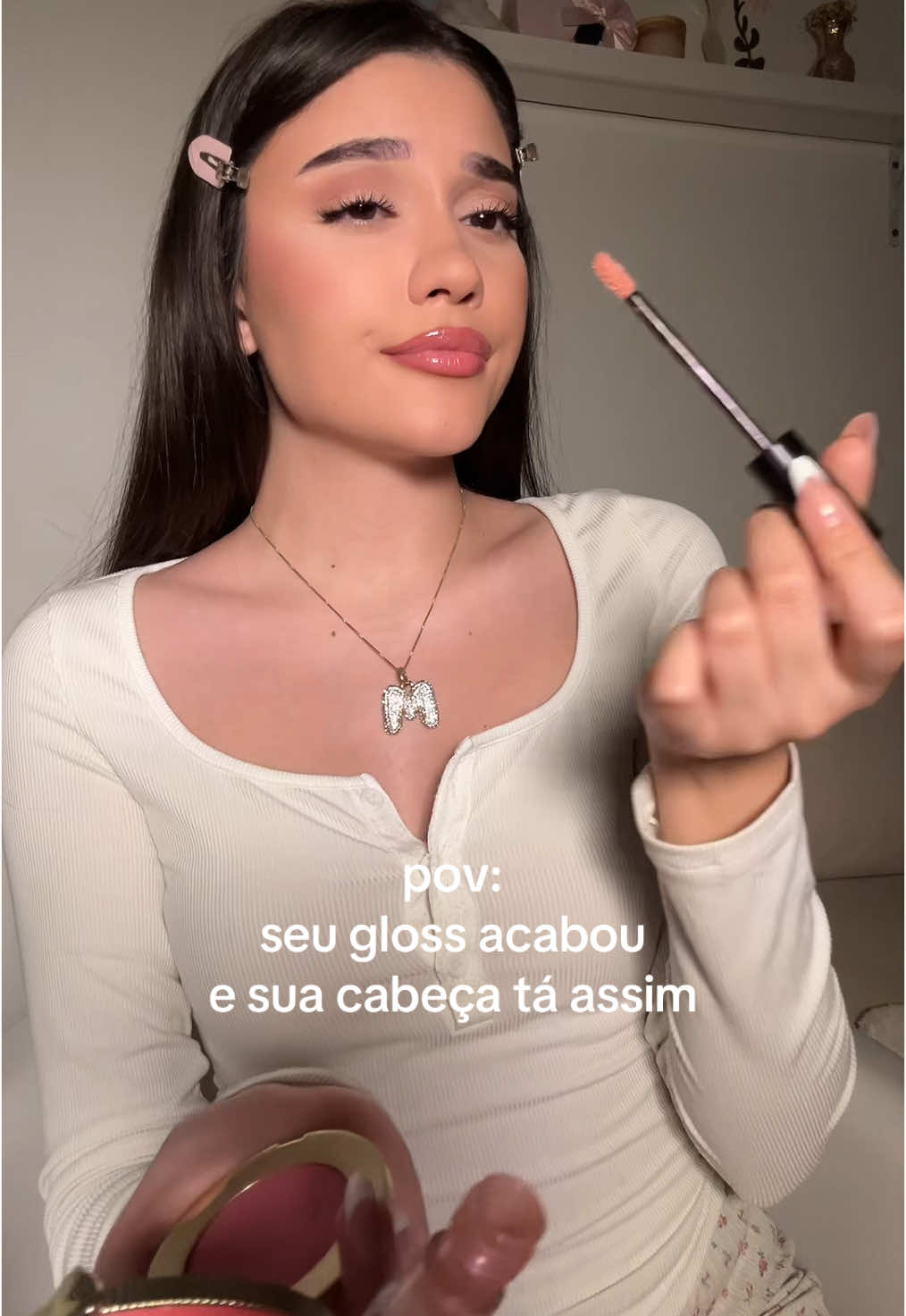 🙈 #gloss #makeup #maquiagem #fyp 