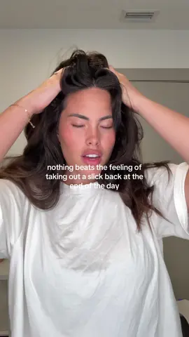 HEAVY on the why does it feel so good but hurt so bad #hair #slickback #slickbackponytail #slickbackbun #slickbackhair 