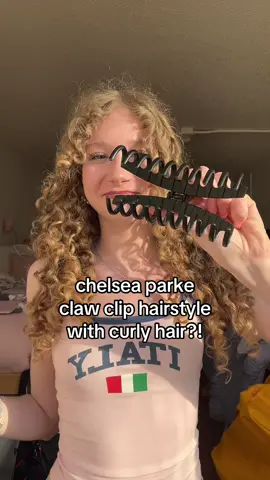 chelsea parke claw clip hairstyle with curly hair?! do we like?? #CurlyGirl45 #SofiaZampella #curlyhair #scrunchoutmycrunch #blondehair #blondecurls #curlroutine #stylingcurlyhair #foryoupage #fyp #newyorkcity #fashionstudent #fashioninstituteoftechnology #curls #curlyhairtutorial #nofrizz #nofrizzcurlyroutine #curlyhairstyle #curlyhairroutine #grwm 