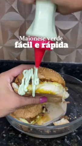 Maionese verde caseira fácil e rápida!😋 #maionesecaseira #maioneseverde #receitafacil 