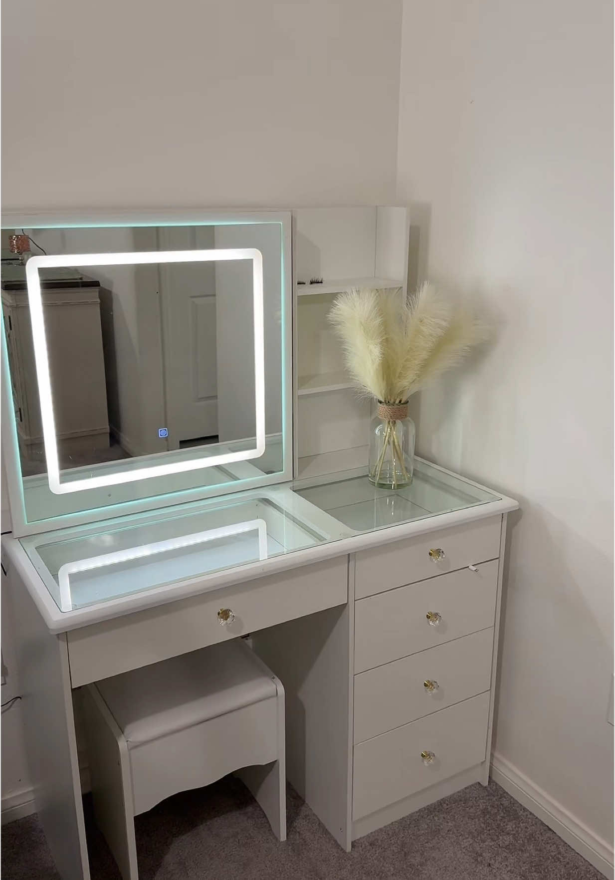 #vanity #desk #makeup #vanitymirror #mirror #ledmirror #vanitysetup #fyp #fypage #fypシ #fypシ゚viral #paratiiiiiiiiiiiiiiiiiiiiiiiiiiiiiii #musthaves #girlytok 