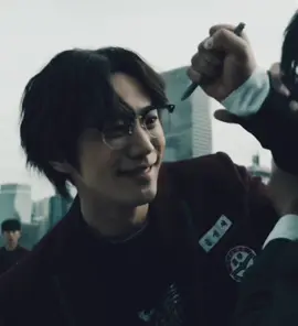 he always eats up his villain roles - #weakheroclass2#kdrama#leejunyoung#weakheroclass1#blowthisupforme#viralvideos - sc: aurescp