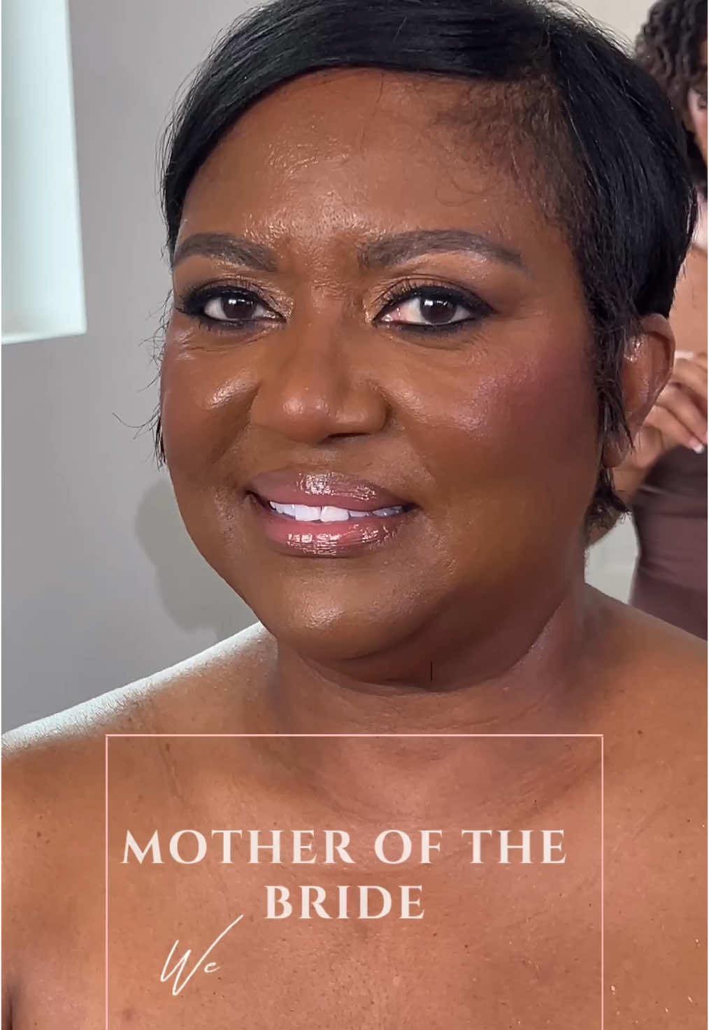 Come on skinnnn !!!  I mixed in the @danessamyricksbeauty  Balm contour with the @toofaced Matte foundation and i love it 😩 We also moisturized with @bobbibrownuk  vitamin e eye cream all over. But anyways… I’m thinking about adding more creams back to my kit🙂 @softglamourbeauty  #dfwbridalmakeup #dallasmua #houstonmua #garlandmua #richardsonmua #motherofthebridemakeup #bridalpartymakeup #softglammakeup #danessamyricks #toofaced #bobbibrowncosmetics #qualitybeautyexperience
