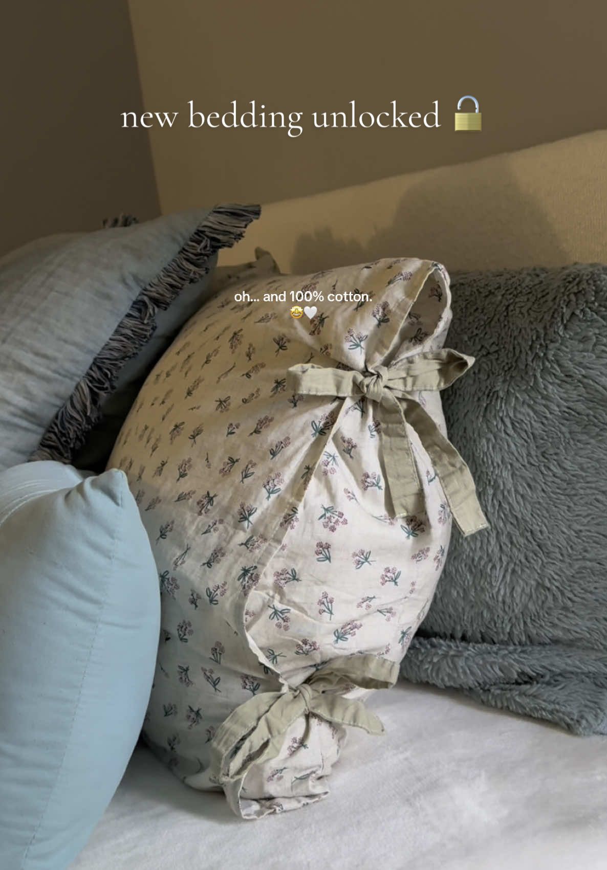 the walls will be alright, for now i will continue to dress up my bed 🤍 and this one IS SO SOFT!!😭😭 #bedsheets #duvetcover #bedroomaesthetic #girlybedroom #bedsheetset #duvetcoverhack #100cotton #softbedding 