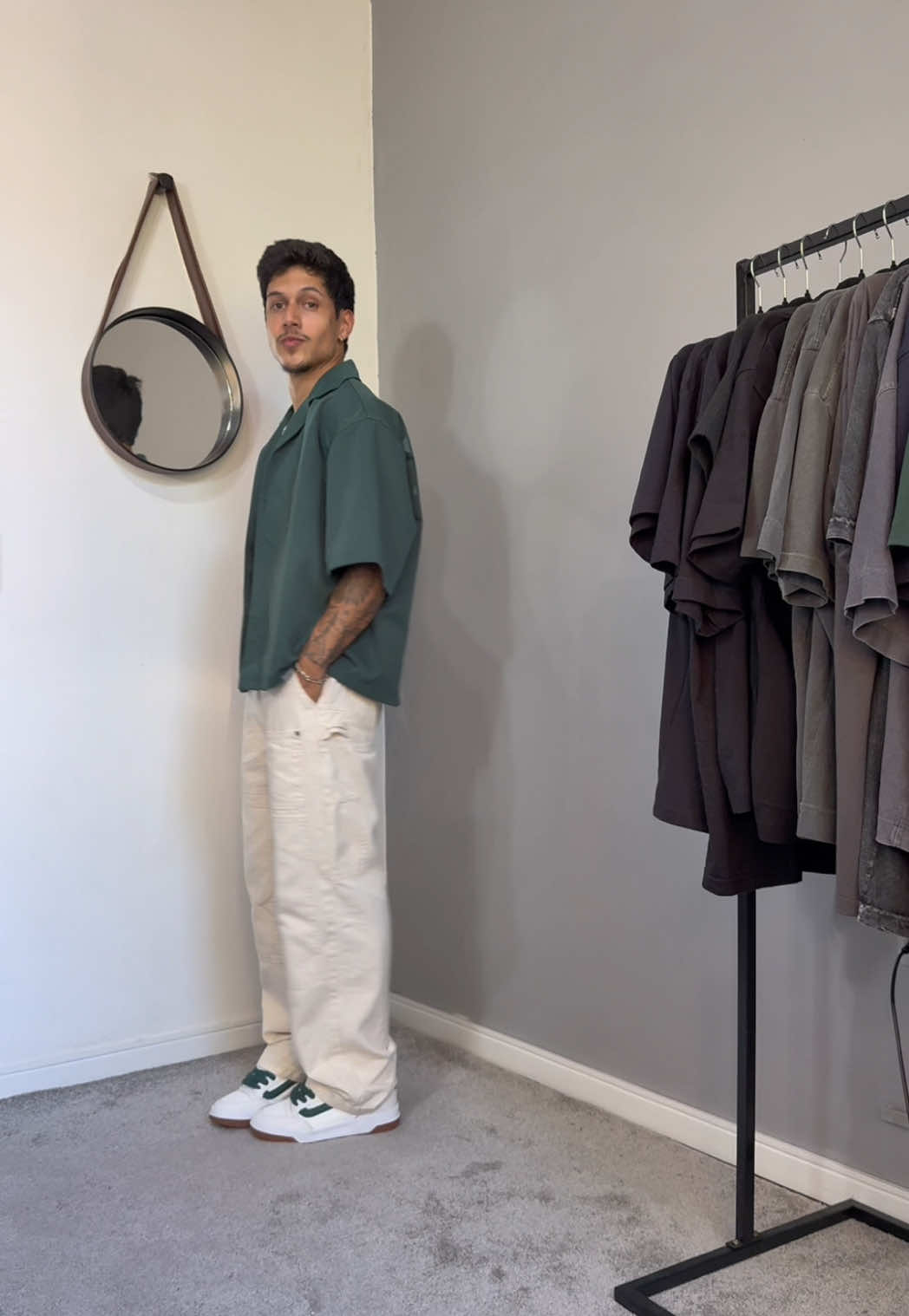 outfit anos 2000 com o novo vans hylane white green #modamasculina #moda #TikTokFashion 