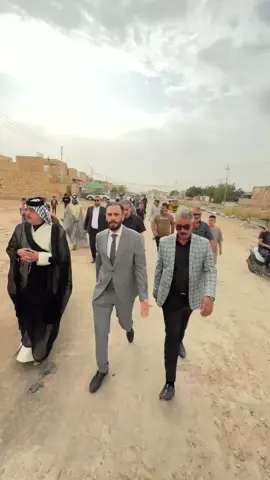 #وعدنا_فأوفينا البدري يشارك بوضع الحجر الأساس لأوسع شبكة مياه صرف صحي في منطقة دوانم حي العسكري ______________ وسط حضورٍ جماهيري كبير  شارك النائب أسامة البدري فريق الجهد الخدمي والهندسي بوضع الحجر الأساس لمشروع مد وربط شبكة مجاري دوانم حي العسكري في مدينة العمارة،وبحضور عدد من السادة النواب،حيث أستقبلت الجماهير النائب أسامة البدري بالترحيب الكبير وقدموا الشكر والأمتنان للسيد النائب بعد أن أوفى بوعده لهم ،حيث أستحصل البدري موافقة دولة رئيس الوزراء على شمول المنطقة بالخدمات قبل أكثر من عام وبقي متابعا لحين وضع الحجر الأساس للمشروع،كما قدم السيد النائب شكره وتقديره لدولة رئيس الوزراء المهندس محمد شياع السوداني والى مستشاريه الدكتور قاسم الظالمي والاستاذ ضياء الدين ناظم،والى رئيس فريق الجهد الخدمي المهندس عبد الرزاق المالكي،وأكد البدري بأنه سيبقى خادما لجمبع أهالي ميسان.
