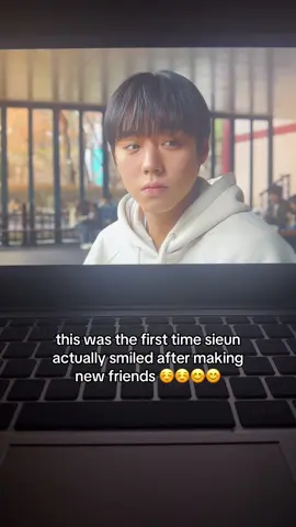 him showing a slight smile is the cutest thing in the world🥹🥹😌 #weakheroclass #weakheroclass2 #weakheroclass2kdrama #suho #whc2 #sieun #baku #gohyuntak #fyp #seojuntae #foryoupage #viral #weakheroclass2ep6 #friendship #weakheroclass2netflix #parkjihoon #parkjihoonedit #kfyp #ryeoun #ryeounedit #leeminjae #gotak #leeminjaeedit #choiminyoung #fypdong #fypgakni #kdramasvd #kdramafyp #koreanfyp #myshayla #parkjihoonkdrama #ryeounactor 