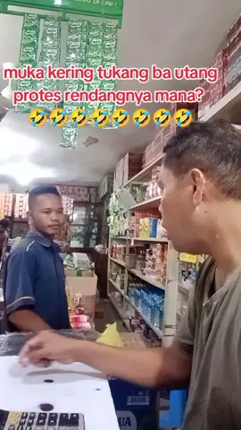 beli mie rendang di warung