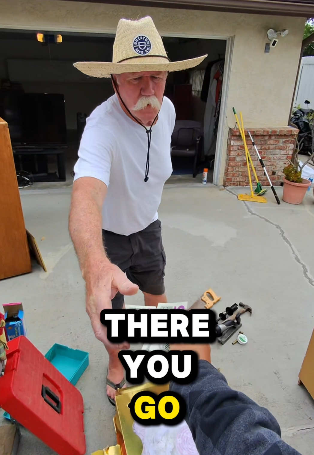 POV: YARD SALE HAUL #yardsale #garagesale #garagesalefinds #thrift #thrifthaul #leatherjacket #deals #thingstodo #sandiego 