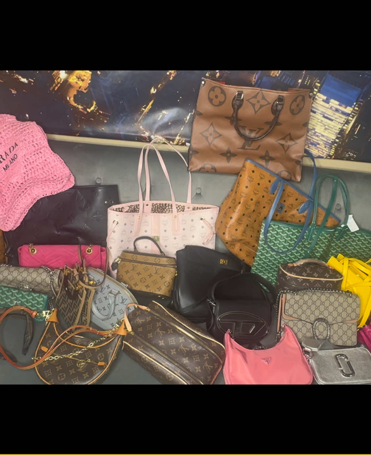 It’s a girls world 🌎  Calling all GIRLS GIRLS  #fypシ #foryou #trending #teamwork #fypシ゚viral #girlsgirl #dhgate #luxury #luxurybags #dhgate #yellowapp #yellowapphaul #unboxing #bags #shoes #dhgateaffiliate #handbags #shopping #hauls #shoppinghaul #shoppinghauls #yellowappfinds #finds #bagfinds #shoefinds #dhg #dhgirl #girlygirl #trending #teamwork #fypシ #fyp 